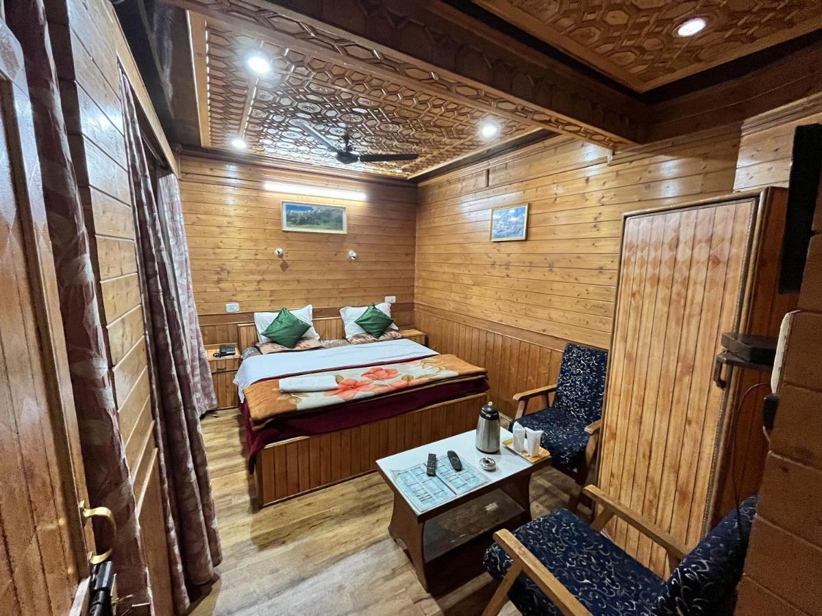 Sun N Shade Guest House Srīnagar Exterior foto