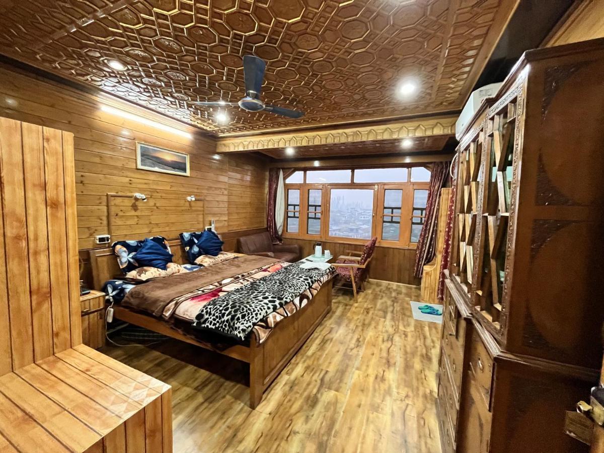 Sun N Shade Guest House Srīnagar Exterior foto