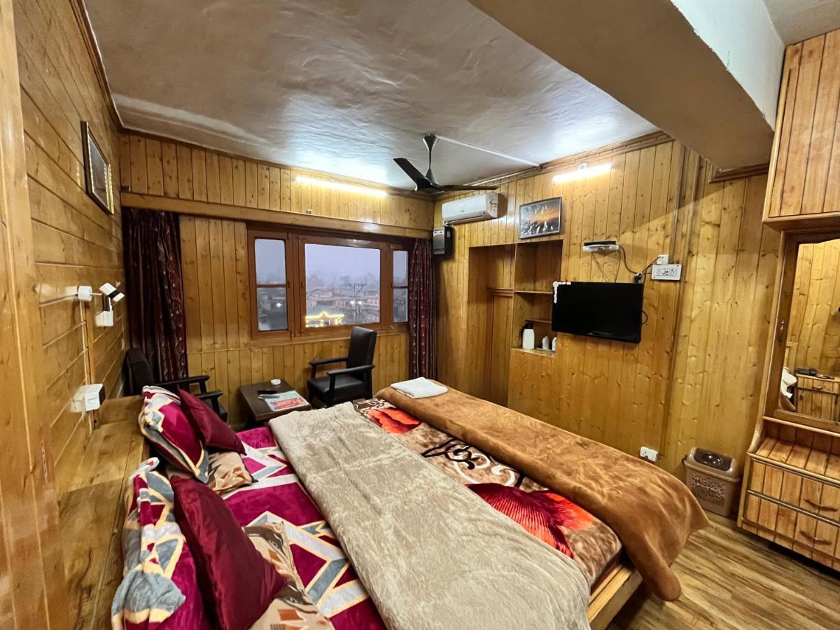 Sun N Shade Guest House Srīnagar Exterior foto